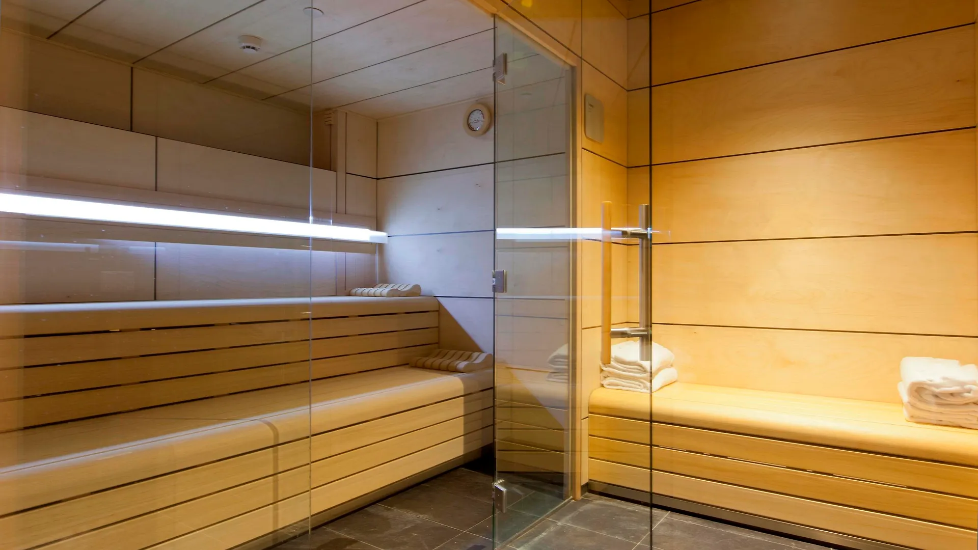 Hotel Sb Plaza Europa L'Hospitalet de Llobregat 4*,