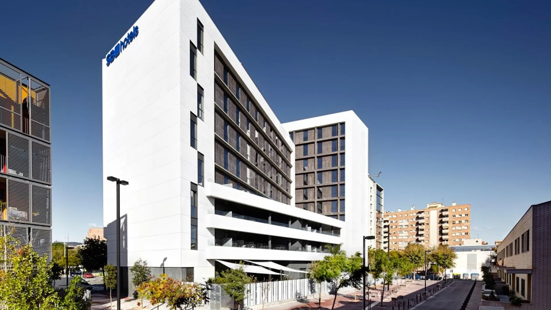 فندق SB Plaza Europa لوسبيتاليت دي يوبريغات